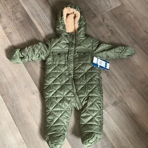 Perry Ellis Boy's Winter Puffy Outwear.